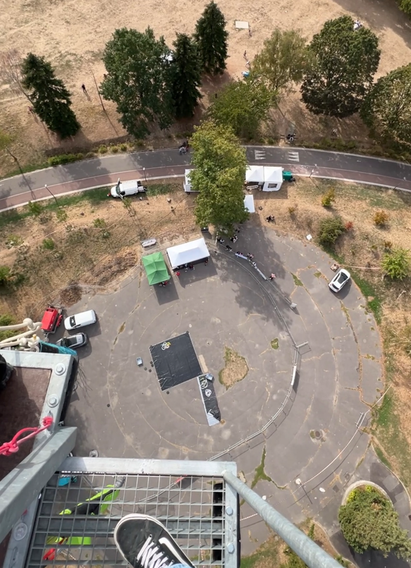 Vue aérienne du site de saut de Créteil, prise depuis la nacelle de la grue